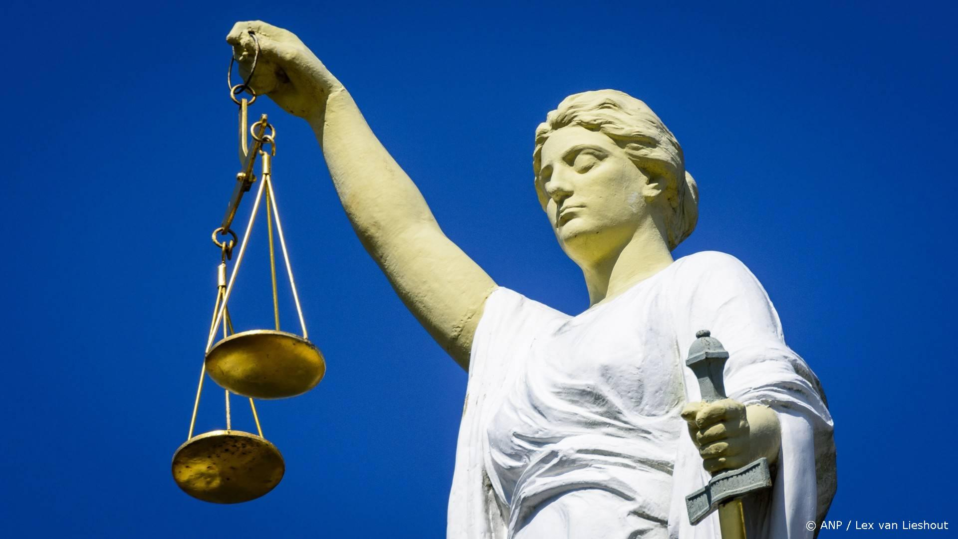 Ze wilde hem verlaten: een man steekt zijn vrouw in brand in een Duitse tram