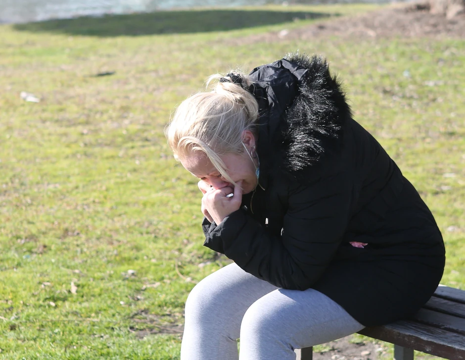 Majka nestalog dečaka na keju