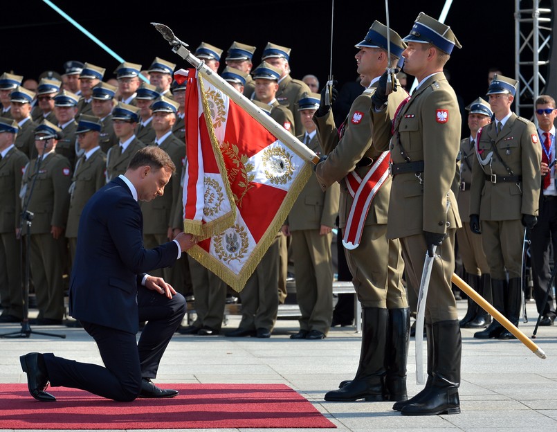 Prezydent Andrzej Duda deklaruje współpracę z resortem obrony w sprawie modernizacji armii.