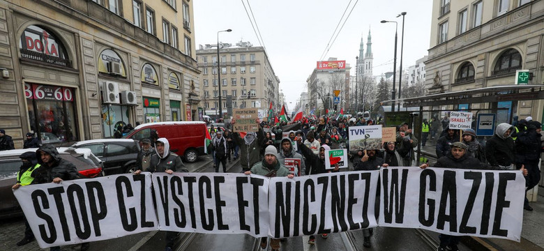 Propalestyńska demonstracja w Warszawie. Organizator wezwał do wydalenia ambasadora Izraela