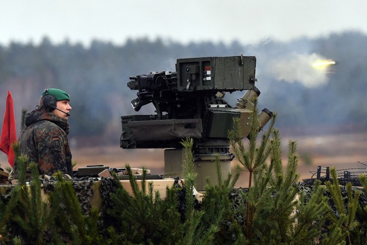Zaraz po trwającym około godziny strzelaniu bojowym Dowódca Generalny Rodzajów Sił Zbrojnych generał broni Jarosław Mika powiedział dziennikarzom, że 'inicjatywa (Cross Attachment-PAP) w dalszym ciągu będzie rozszerzana'. 'Ona będzie koncentrowała się na wzajemnej wymianie, na ćwiczeniu i na budowaniu jeszcze większej interoperacyjności. Nie jest to łatwe, ale to, co robi wojsko nigdy nie było łatwe i nie będzie łatwe' – dodał Mika.