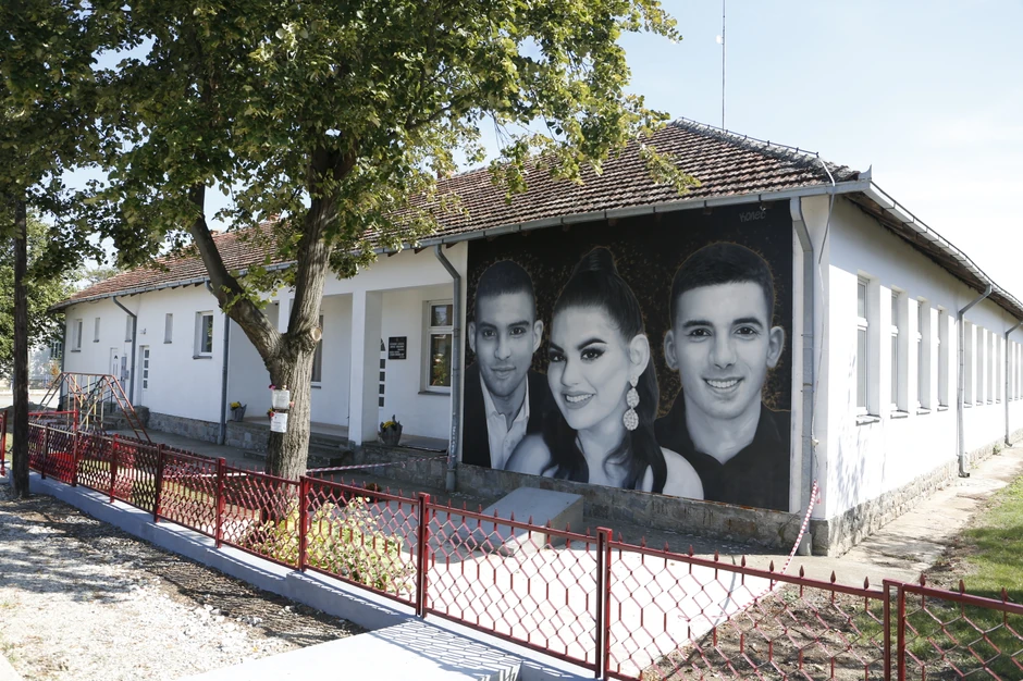 Mutal posvećen Daliboru, Kristini i Milanu 