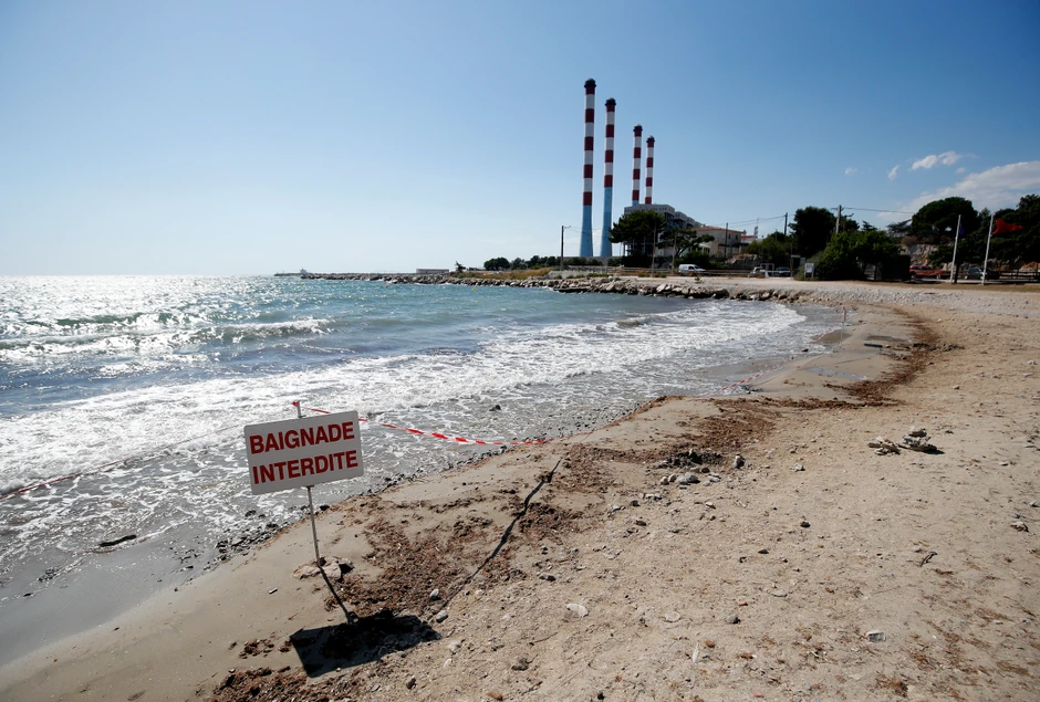 Zabranjeno kupanje na plaži u Martigu, Francuska nakon curenja hemijskog agensa u julu 2020.