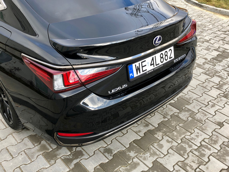 Lexus ES 300h F Sport Edition