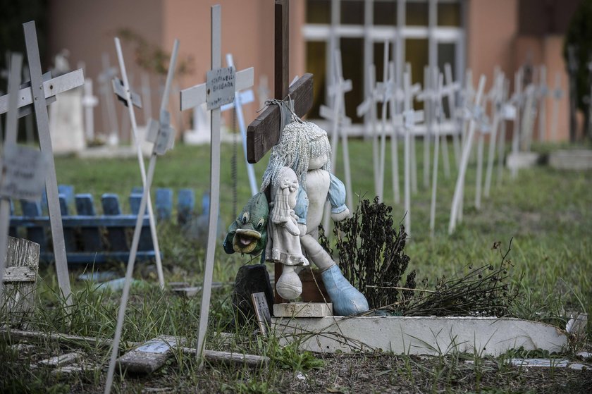 "Łąki Aniołków" we Włoszech. Skandal z pochówkiem