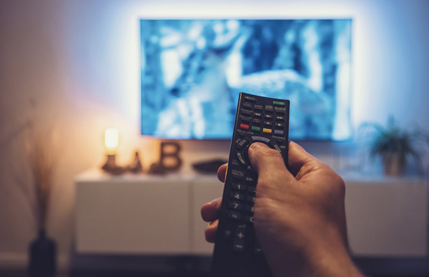 Czy opodatkowanie ryczałtem wyklucza możliwość zaliczenia wydatku na zakup telewizora do kosztów uzyskania przychodów?