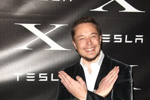 Jak zmieni się Twitter po usunięciu „niebieskiego ptaka”? Elon Musk tworzy aplikację X