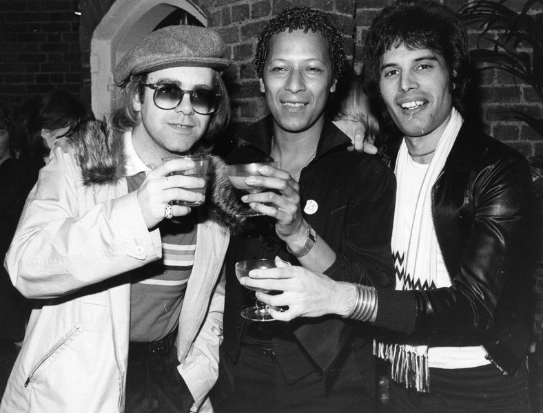 Elton John, Freddie Mercury i Peter Straker (październik 1977 r.)