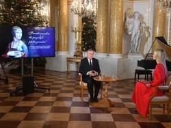 Sukienka koktajlowa na roboczy dzień? Dla Glińskiego Magdalena Ogórek powiedziała TAK...