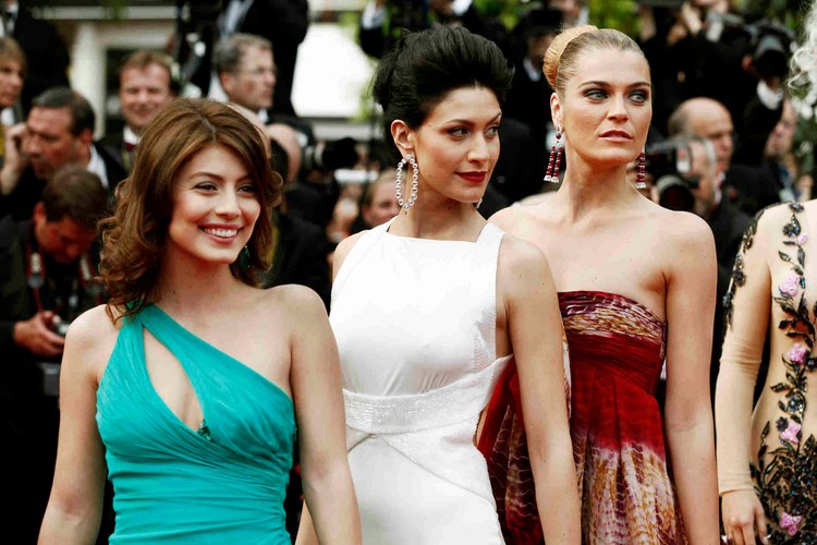Alessandra Mastronardi, Giulia Bevilacqua, Claudia Zanella