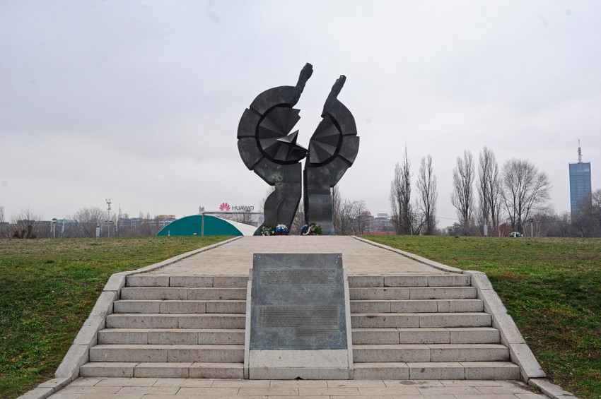 Spomenik na Starom Sajmištu