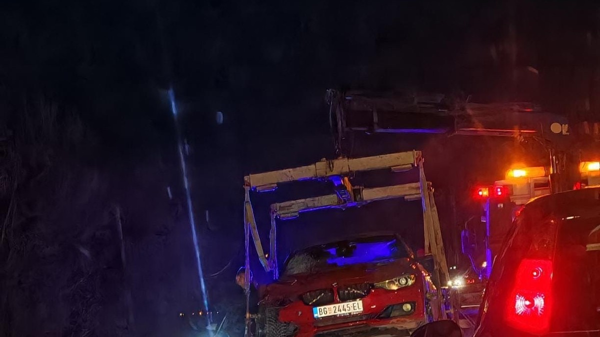 Teška saobraćajna nesreća kod Obrenovca: Sumnja se da ima teško povređenih