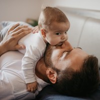 4 hónapra bővülhet az apasági szabadság
