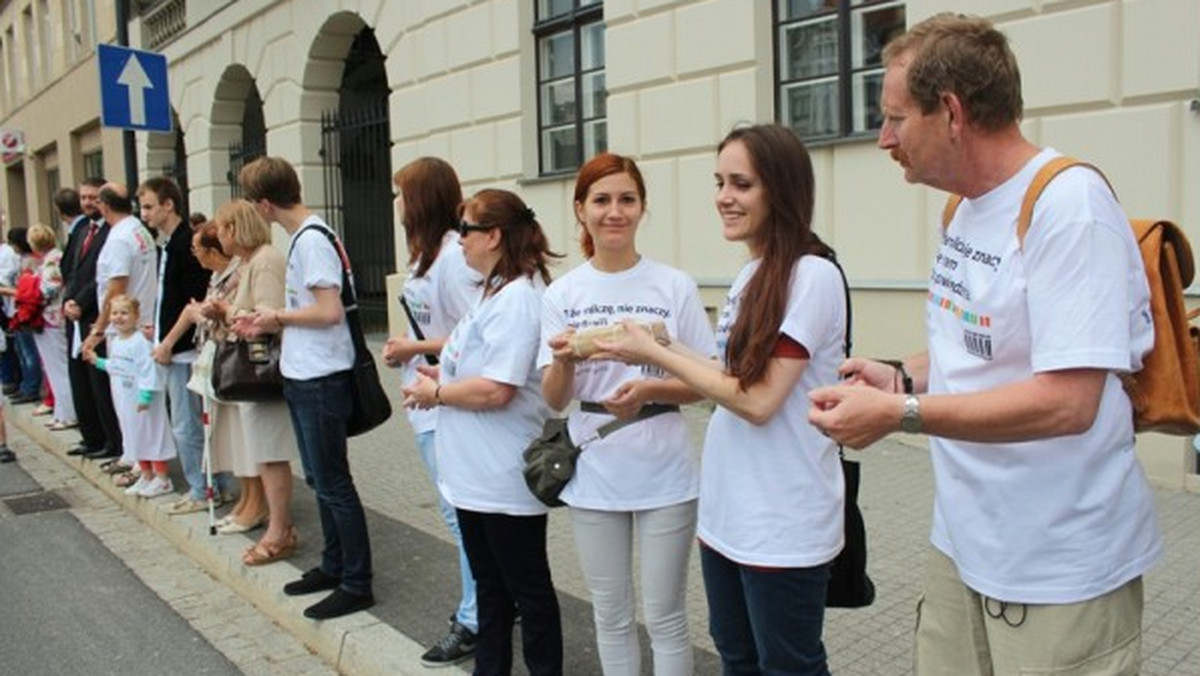 Akcja, w której 1200 osób wspólnie przenosiło książki do nowego gmachu Biblioteki Raczyńskich, uznano za najciekawsze wydarzenie w konkursie kreacji w reklamie KREATURA.