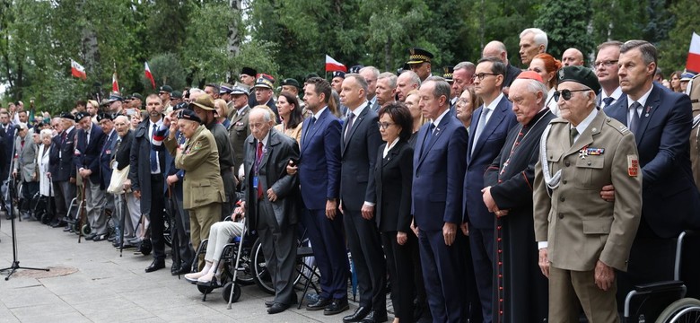 Prezydent Duda i premier Morawiecki oddali hołd powstańcom przed pomnikiem Gloria Victis