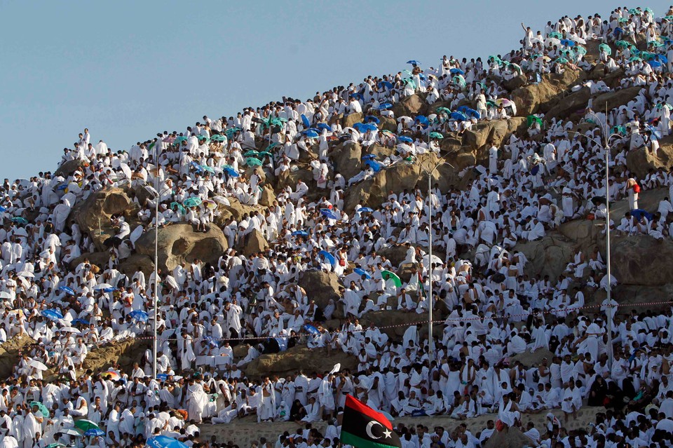 Pielgrzymi na górze Arafat