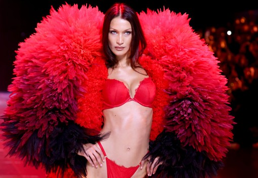 A 10 legforróbb szett a 2024-es Victoria's Secret show-ról: csak ámulunk és bámulunk Gigi Hadid átlátszó fehérneműjén