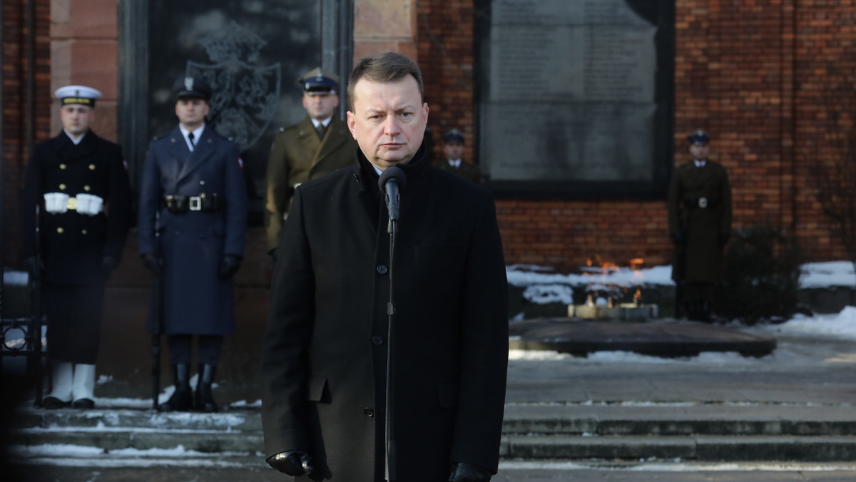 Minister obrony narodowej Mariusz Błaszczak poinformował, że w setną rocznicę odzyskania przez Polskę niepodległości podjął decyzję o przeniesieniu swojego biura z ul. Klonowej do siedziby MON w al. Niepodległości w Warszawie.