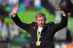 58-letni złoty medalista z endoprotezą biodra. Nick Skelton najlepszy w jeździectwie