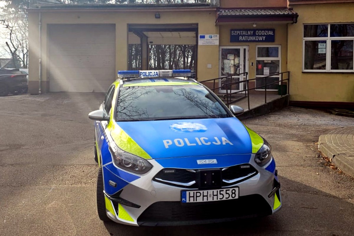 The police stop a 14-year-old managing a luxury Mercedes