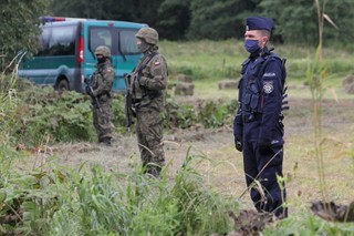 MON: Na granicy z Białorusią jest 1000 żołnierzy, docelowo będzie 2 tys.