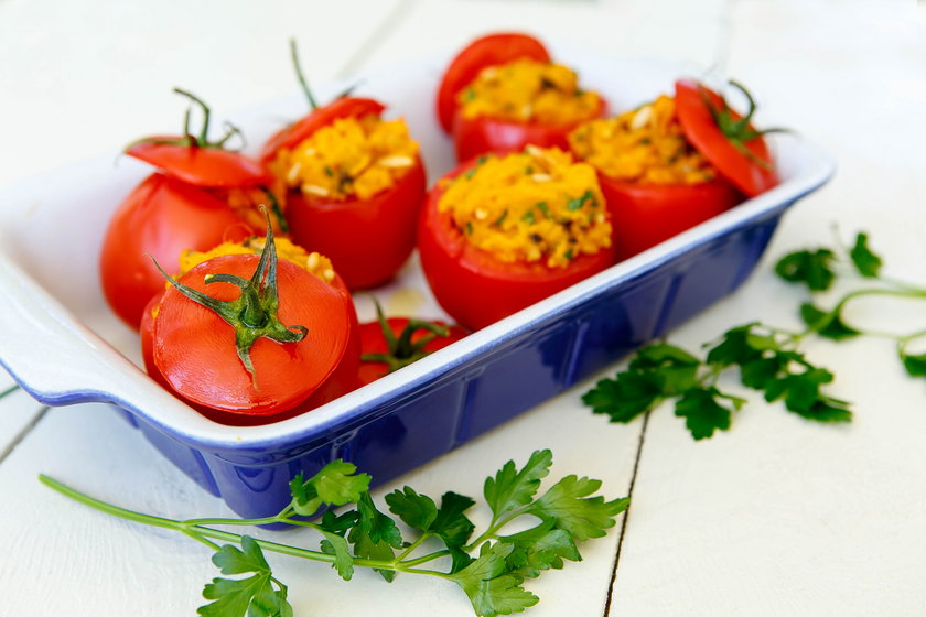 Pyszne i tanie dania z pomidorów na ciepło - wypróbuj je we wrześniu