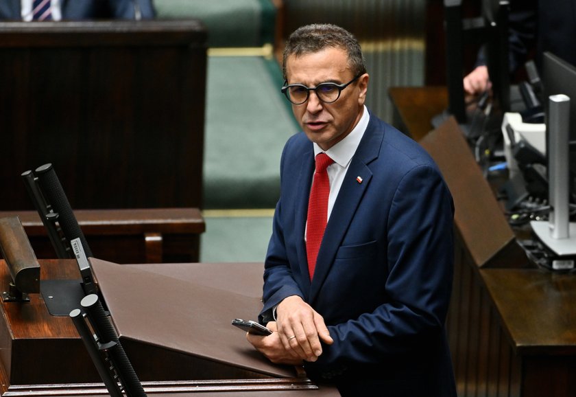 Poseł Jarosław Sachajko w inteligentnych okularach. Wiadomo, ile kosztowały