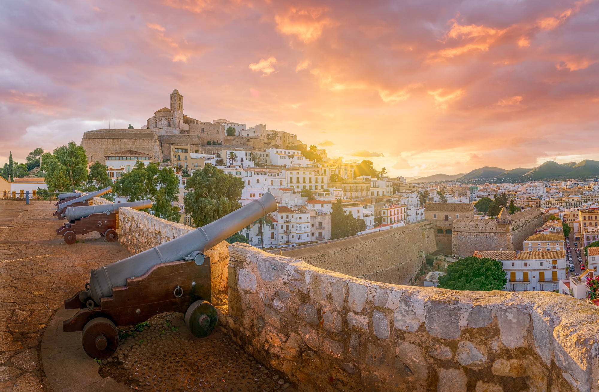 Ibiza patrí medzi vyhľadávané dovolenkové destinácie. (ilustračné foto)