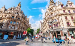 Belgijscy aktywiści zablokowali tankowiec z rosyjską ropą w porcie w Antwerpii