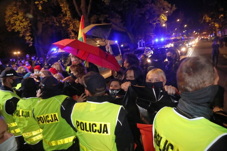 Starcia z policją podczas demonstracji przeciwko decyzji TK w sprawie aborcji w 2020 r.