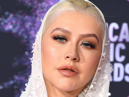 A 12 éves Christina Aguilera előadásától leesik az állad!