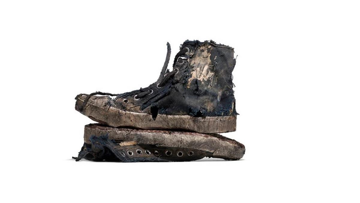 Zniszczone" buty za 8 tys. zł. Szok w świecie mody