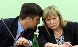 Dworczyk: Pan komisarz jest lewakiem i atakuje konserwatywny rząd w Warszawie