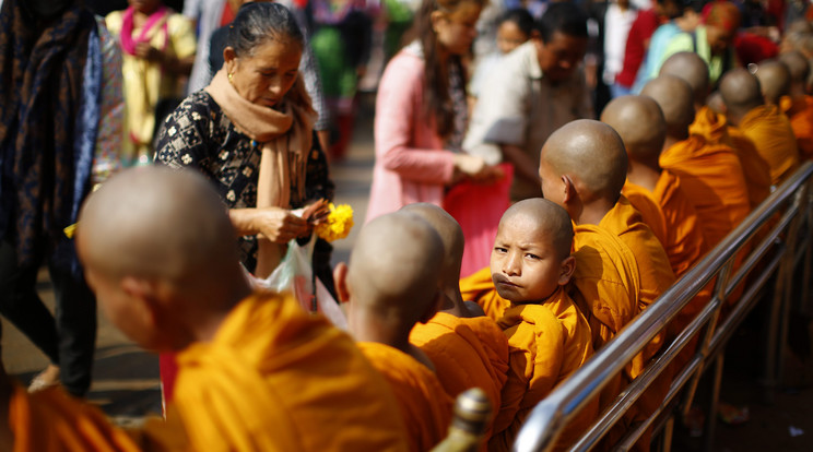 Nepálban így ünnepelték Buddha születésnapját / Fotó: MTI