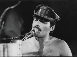 Freddie Mercury nie ma spokoju po śmierci – odkryto tajne miejsce pochówku muzyka