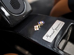 Unikatowe ferrari Jana Pawła II warte fortunę. Tajemniczy kupiec wydał...