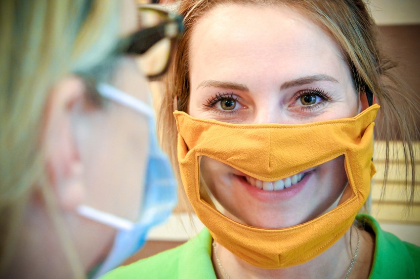 Zaštitna maska sa providnom folijom