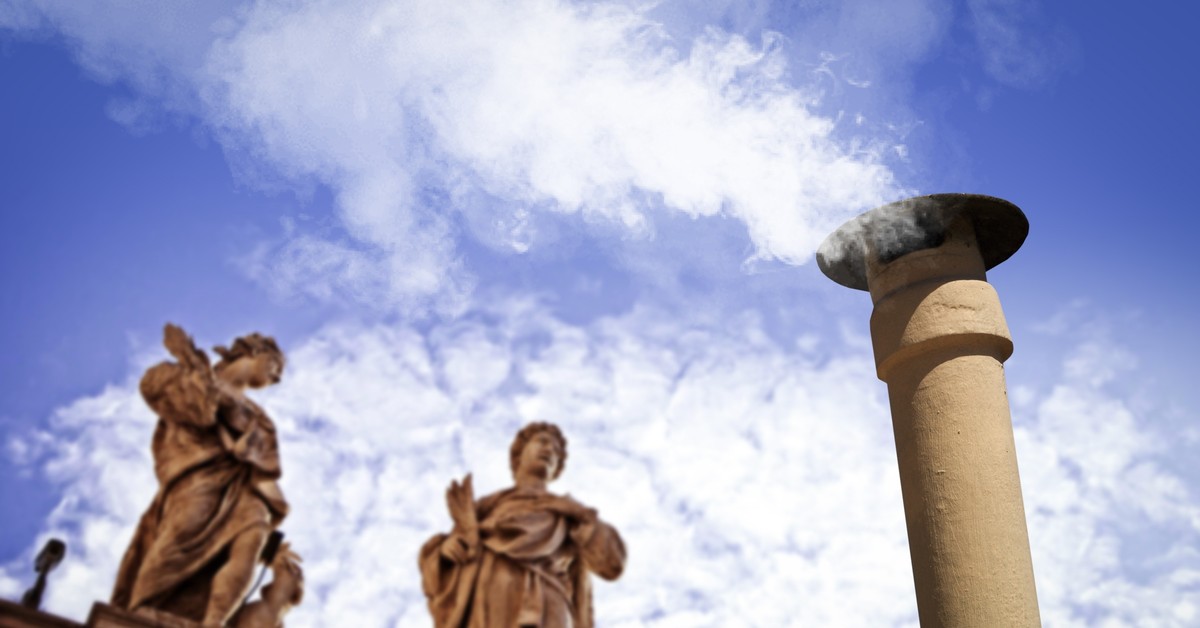 Kiedy wybiorą nowego papieża? Jak długo potrwa konklawe? Kiedy zobaczymy biały dym konklawe? Zasady konklawe