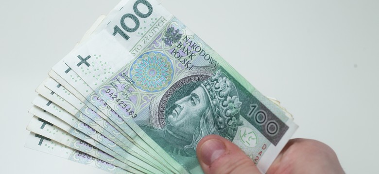 Ta opłata to obowiązek. Masz czas do 25 czerwca. Inaczej zabiorą 819 zł z konta lub emerytury