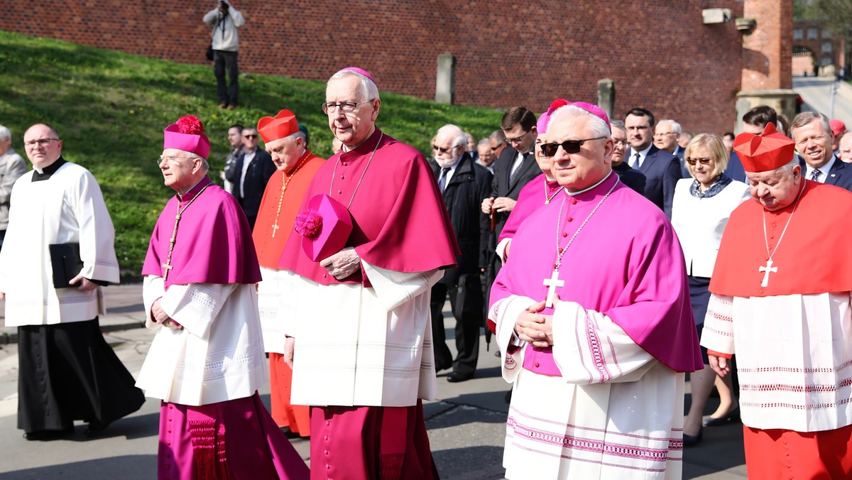 Od lewej: metropolita krakowski abp Marek Jędraszewski, przewodniczący Konferencji Episkopatu Polski abp Stanisław Gądecki, bp Artur Miziński oraz arcybiskup senior archidiecezji krakowskiej kardynał Stanisław Dziwisz