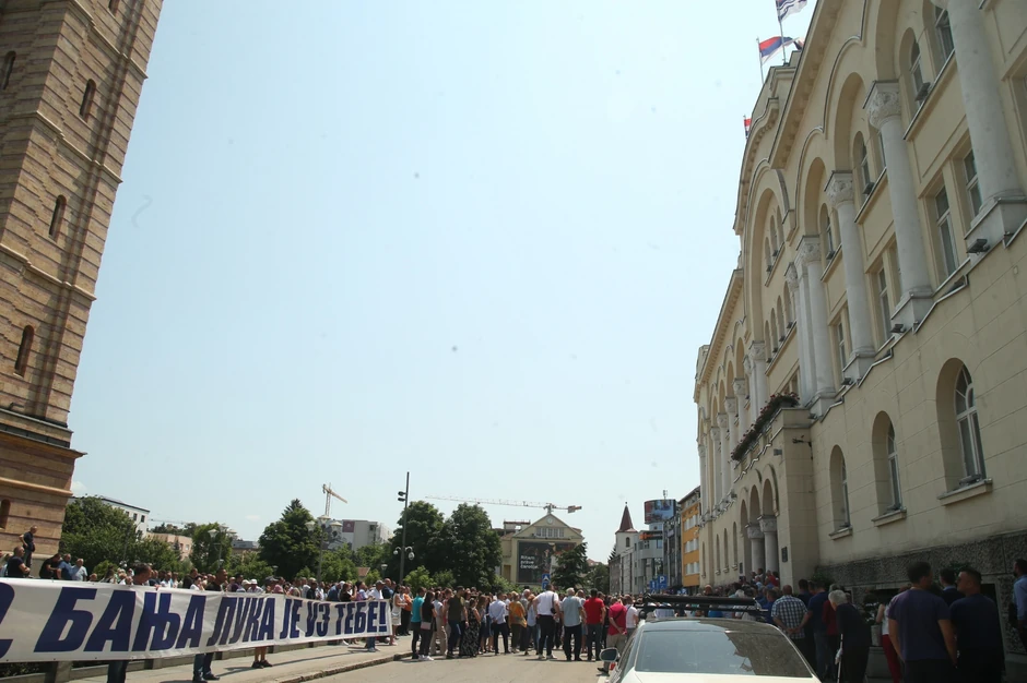 Protest ispred Gradske uprave u Banjaluci