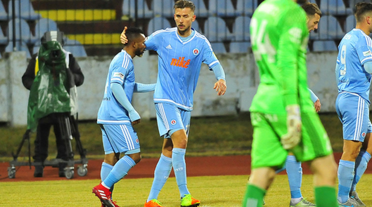 Priskin Tamás (jobbra) háromszor volt eredményes a Slovan–Trencín 4-3-as meccsen /Fotó: skslovan