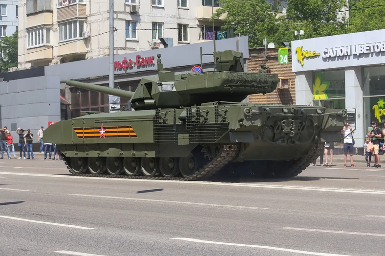 Nowoczesny czołg T-14 Armata w połączeniu z aktywnym kamuflażem stanowiłby niezwykle groźny pojazd na współczesnym polu walki