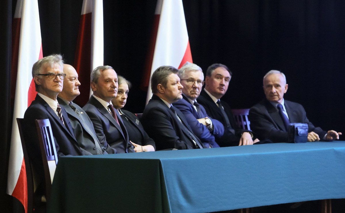 Członkowie podkomisji do ponownego zbadania przyczyn katastrofy smoleńskiej