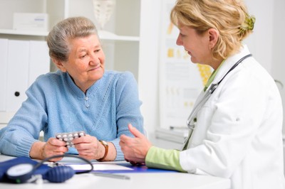 Darmowe badania za 8000 zł? NFZ już je refunduje – zobacz, co ci się należy w 2025