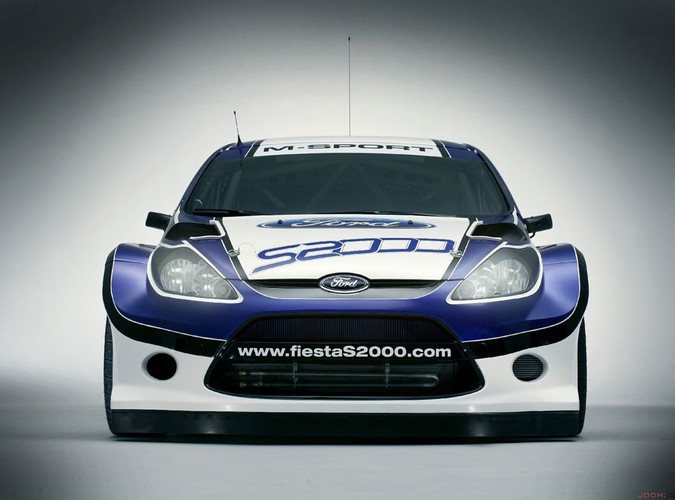 Michał Kościuszko, rajdowy wicemistrz świata juniorów 2009, w 2010 roku jako jedyny Polak zmierzy się z czołowymi zawodnikami świata. Kierowca z Krakowa zdecydował, że wystartuje w cyklach SWRC i WRC Fordem Fiestą S2000 przygotowanym przez zespół M-Sport. Nowe barwy to LOTOS Dynamic