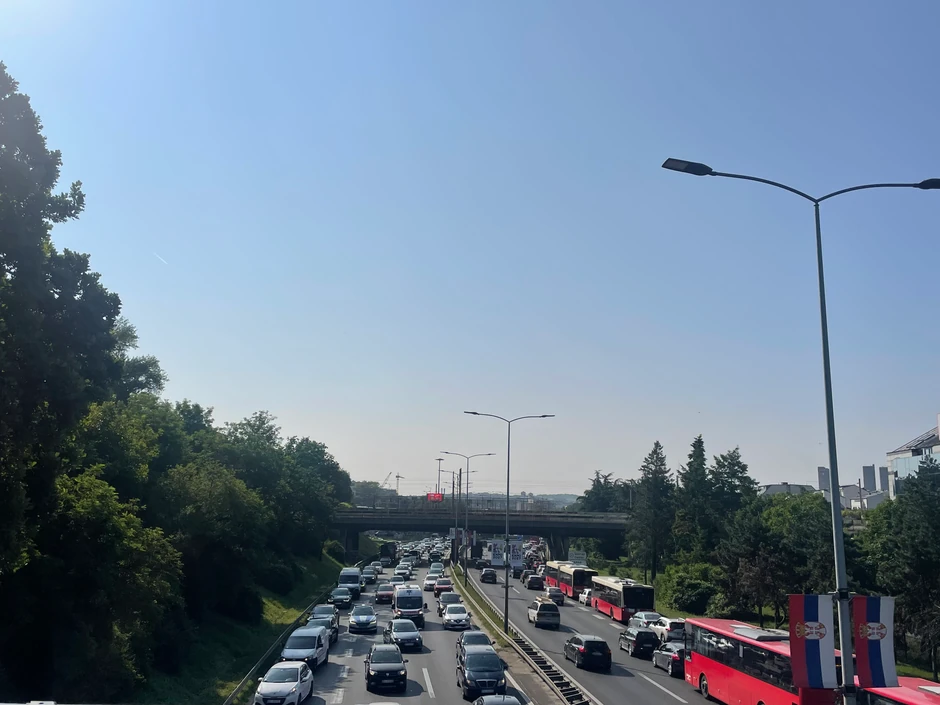 Velike kolona vozila