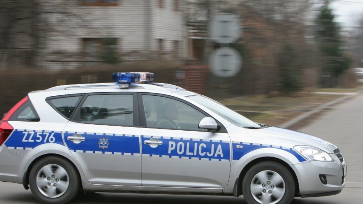 W weekend przed dyskoteką w Zielonej Górze policjanci zatrzymali pięciu mężczyzn, w których samochodzie znaleźli 4,5 grama amfetaminy. Zatrzymani spędzili noc w policyjnym areszcie.