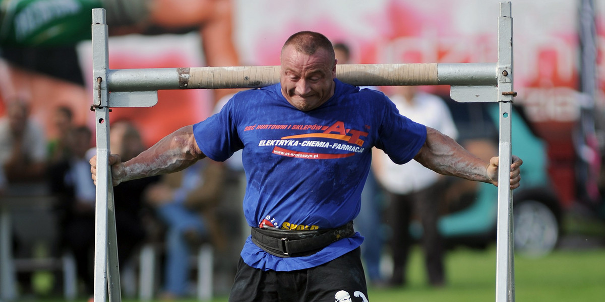 Mariusz Pudzianowski to pięciokrotny mistrz świata strongman.