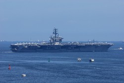 USS Nimitz w pobliżu Półwyspu Koreańskiego. Kilka godzin wcześniej Pjongjang odpalił pociski